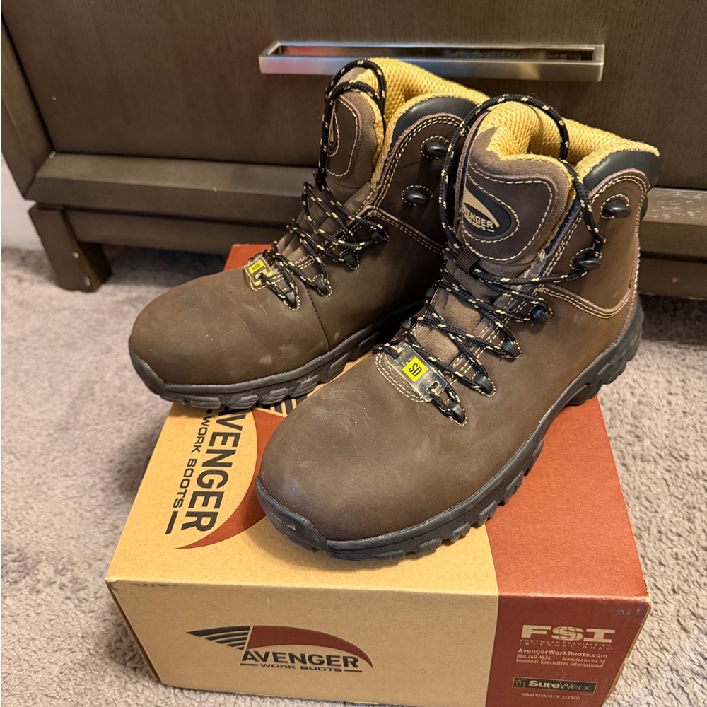 Avenger Men's Dark Brown Safety Boots